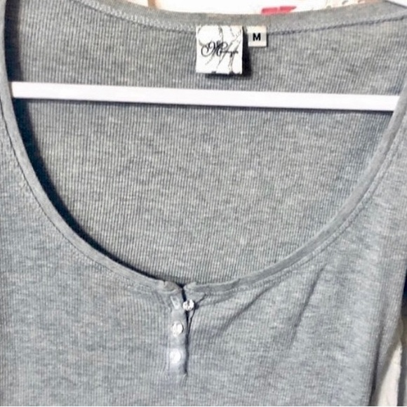 Meringue scoop neck crystal button 3/4 sleeve top - Picture 3 of 12